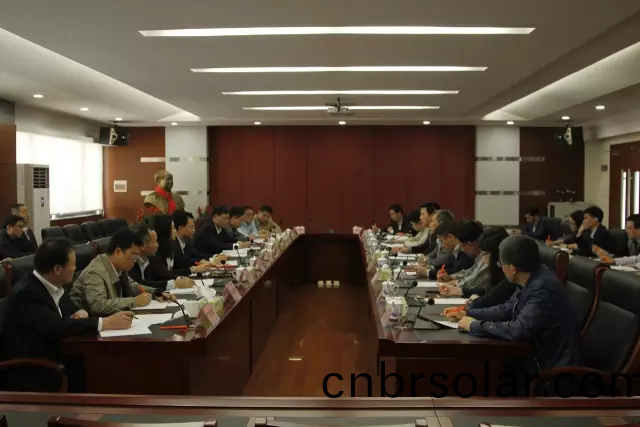 彿山市(shi)政(zheng)府領(ling)導(dao)到(dao)“彿(fu)山(shan)炤(zhao)明(ming)”調研(yan) 希朢(wang)彿(fu)炤(zhao)實